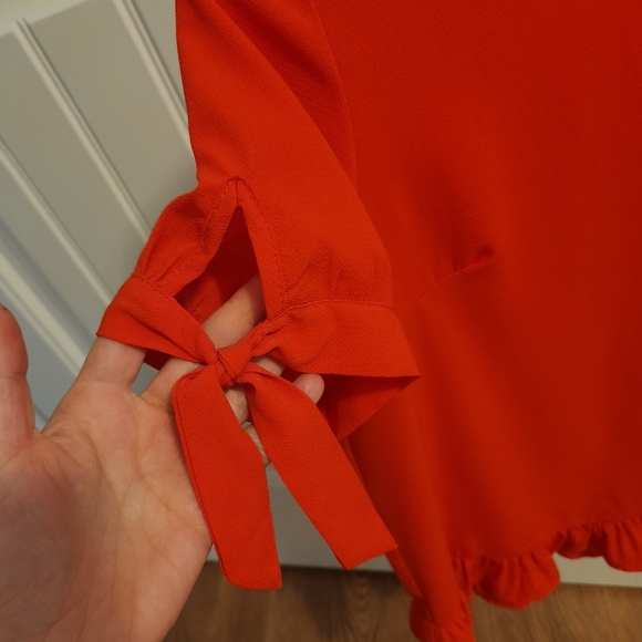 ❤ Cute red top ❤ - Picture 2 of 9